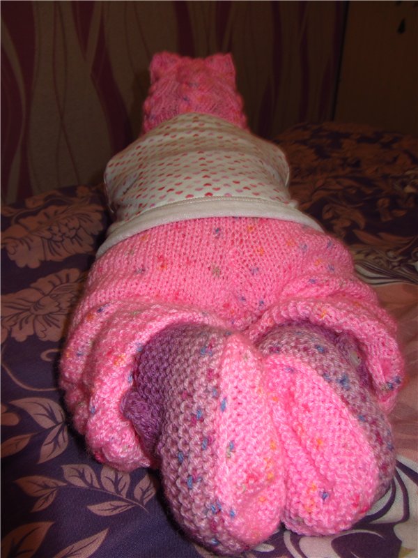 Первые вязалочки - одевалочки)