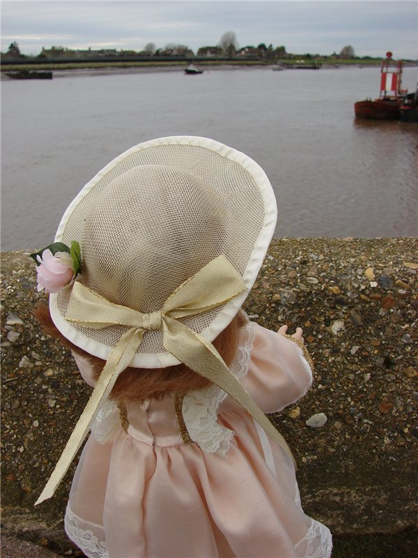 Кукла в шляпке или как я выбирала фото к конкурсу | Бэйбики Кукла в шляпке или как я выбирала фото к конкурсу