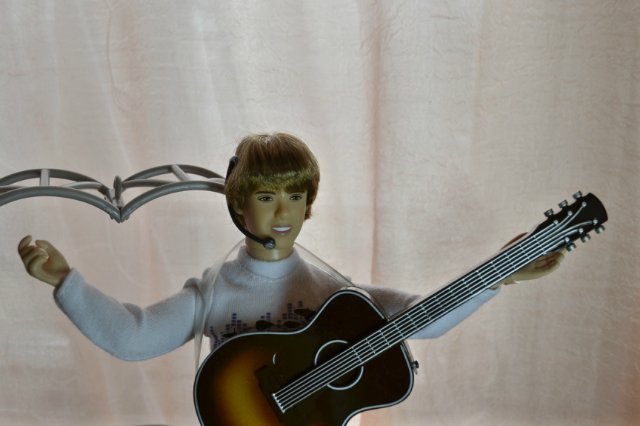 Приглашаю на концерт Джастина Бибера (шарнирная кукла Jastin Bieber) | Бэйбики Приглашаю на концерт Джастина Бибера (шарнирная кукла Jastin Bieber)