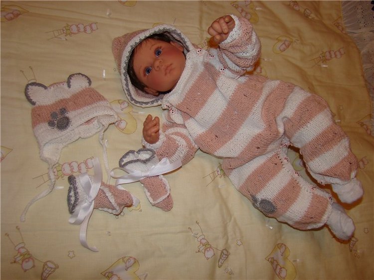 Вязалочки для Булочки. Peek-a-Boo от Ли Миддлтон