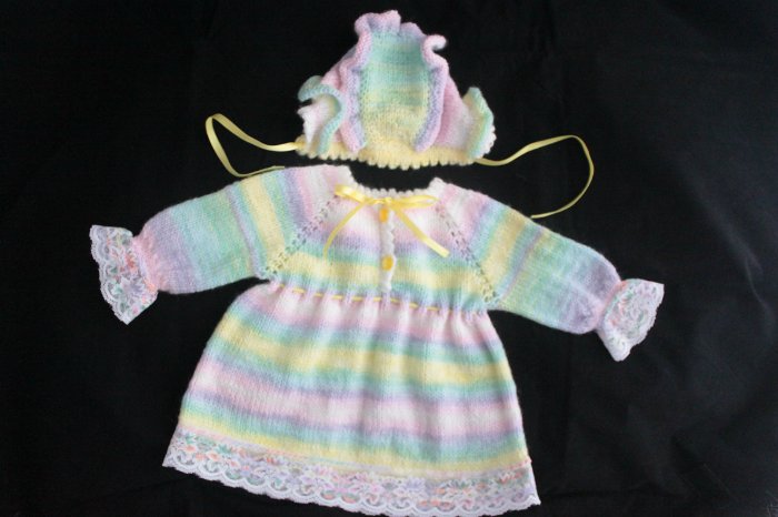 Вязаные комплекты для кукол малышей (фото 8)