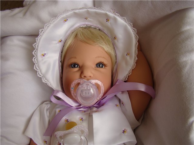 Маленькая Фиалка - "LITTLE VIOLET" коллекционная куколка Ли Миддлтон