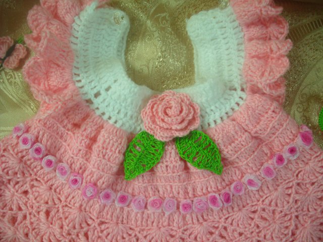 Вязаный комплект для девчушки