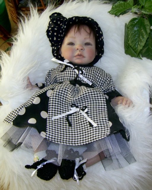 В Новый Год - в новом платье! Или наряд для малышки реборн Евы