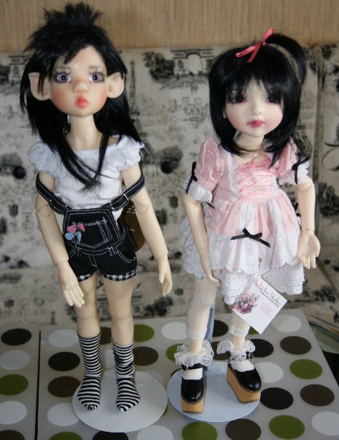 Lotus Kim Lasher и Miki Kaye Wiggs - теплая встреча двух сестриц