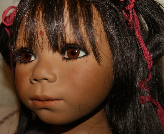 Kavita от Annette Himstedt - глаза смотрящие в душу