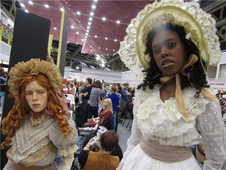 Тишинка, октябрь 2016. Куклы. Начинается выставка с лестницы. Фотобзор | Бэйбики Тишинка, октябрь 2016. Куклы. Начинается выставка с лестницы. Фотобзор (фото 5)