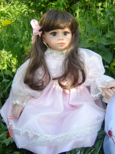 Две сестрицы Ллойда Миддлетона - настоящие принцессы