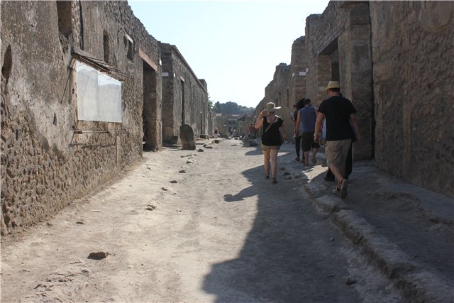 Путешествие по древнему римскому городу Помпеи и вулкану Везувий