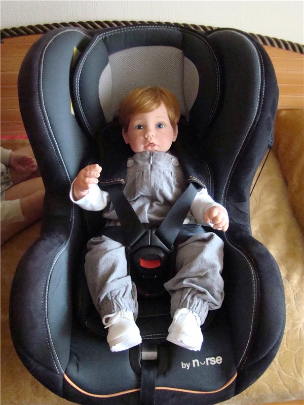 Безопасность прежде всего! Автокресло нужная вещь. Коллекционные куклы Ли Миддлтон, Адора