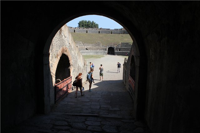 Путешествие по древнему римскому городу Помпеи и вулкану Везувий (фото 6)