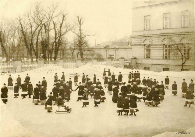 Ко Дню знаний. Из истории женского образования в России