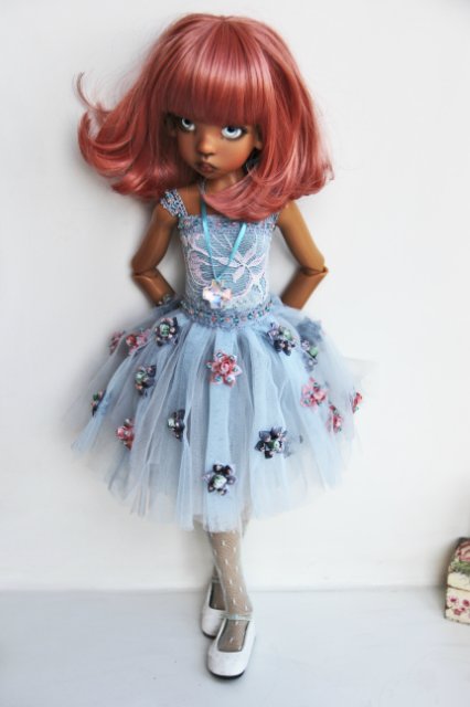 В роли моделей Ларисса дарк и Лайла тан