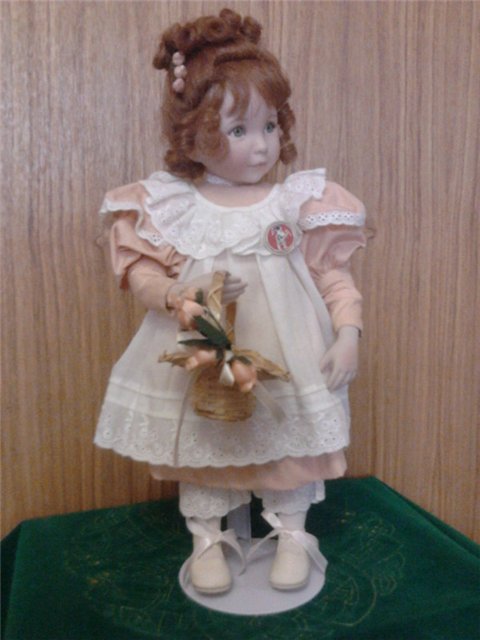 Эмили и девочка с персиками от Дианы Эффнер