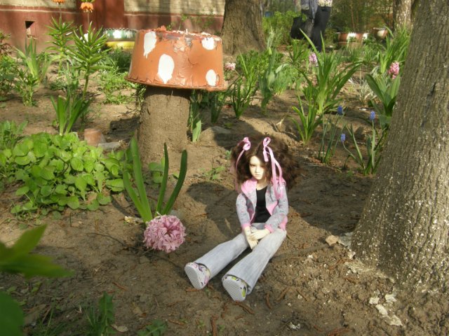 Немного весны. Иланка на прогулке