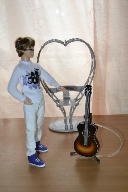 Приглашаю на концерт Джастина Бибера (шарнирная кукла Jastin Bieber) | Бэйбики Приглашаю на концерт Джастина Бибера (шарнирная кукла Jastin Bieber)