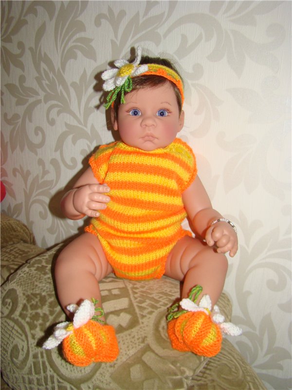 Ярче солнышка.Вязанный костюм для куколки Ли Миддлтон (фото 5)