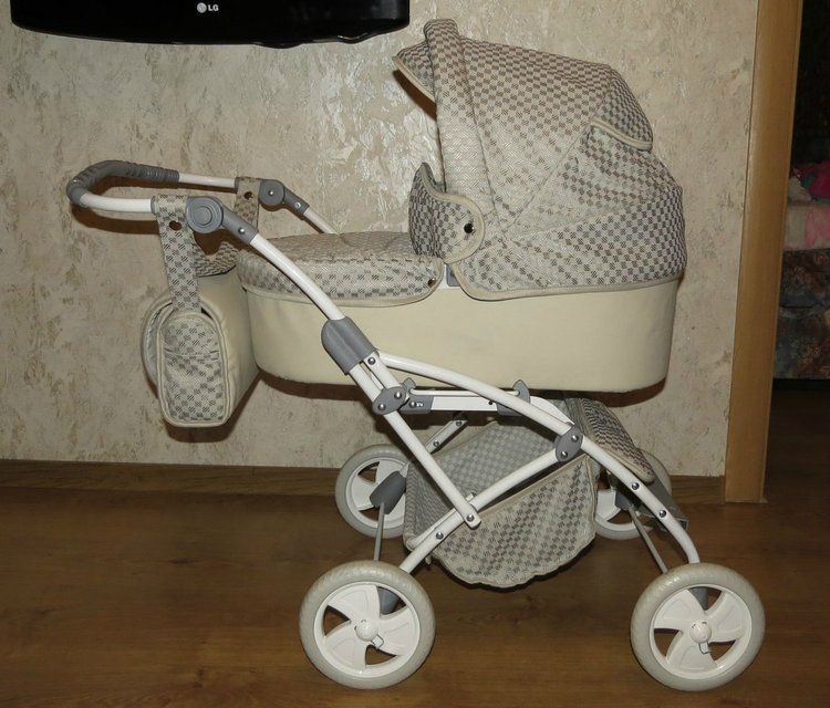 Выбор коляски для игровой куклы (фото 10)