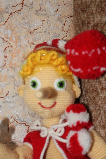 Вязаный шарнирный буратино