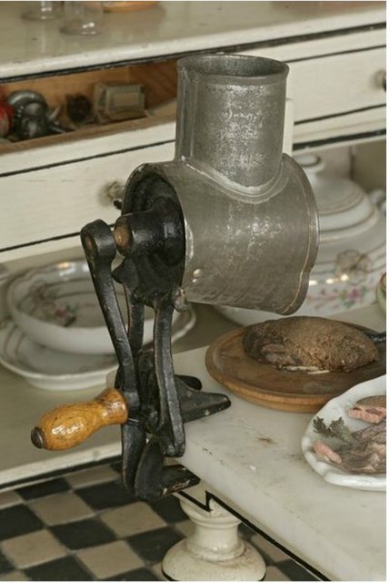 Старинный домик для дочки - самое начало XX века