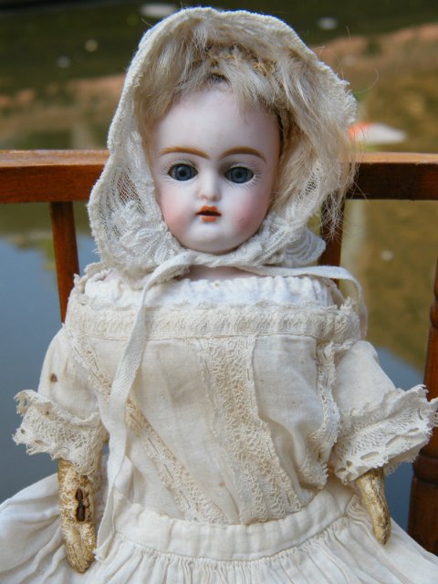 Антикварная карманная кукла Bähr & Pröschild на французском модном теле