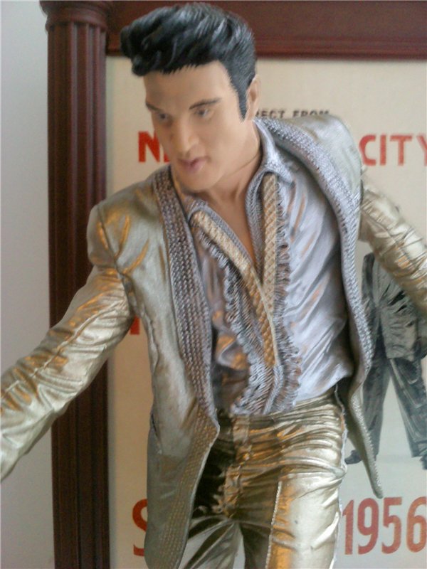 Король рок-н-ролла Элвис Пресли – воплощение в куклах (фото 3)