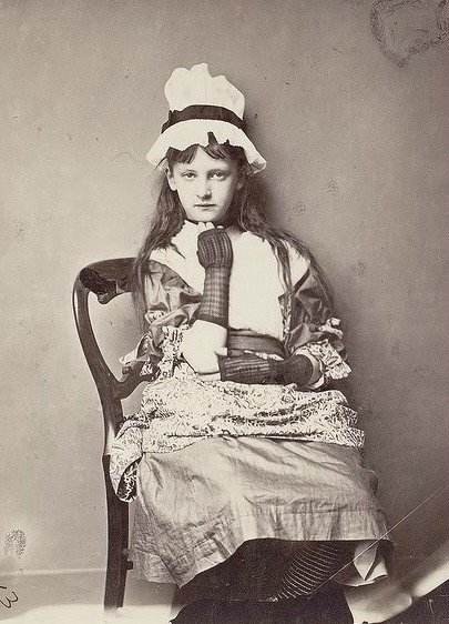 Кто Вы, мистер Кэррол или Каждый пишет, как он дышит. Фотоработы сказочника и математика | Бэйбики Кто Вы, мистер Кэррол или Каждый пишет, как он дышит. Фотоработы сказочника и математика