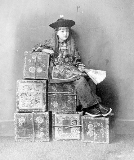 Кто Вы, мистер Кэррол или Каждый пишет, как он дышит. Фотоработы сказочника и математика | Бэйбики Кто Вы, мистер Кэррол или Каждый пишет, как он дышит. Фотоработы сказочника и математика