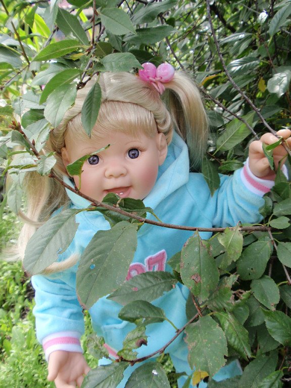 Растет в поле ягодка-малинка, а у нас живет Полинка))) Переодеваемся снова))) (фото 2)