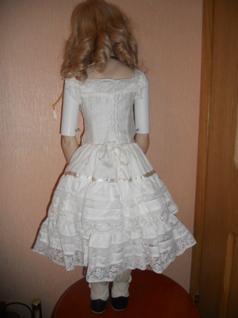История женского костюма конца 18-19 века в куклах BEBE