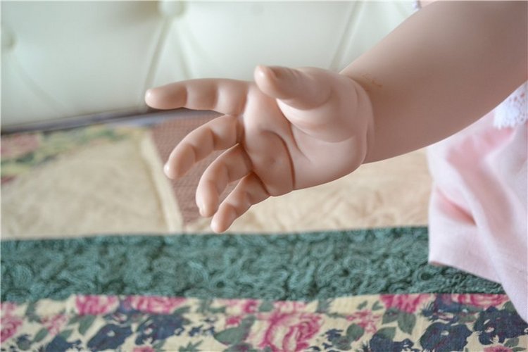 Малышка Жюстин желает познакомиться