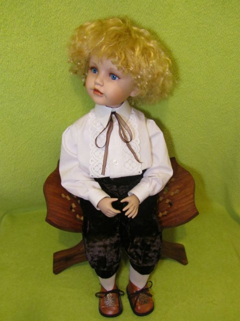 Два в одном. Фарфоровый мальчик