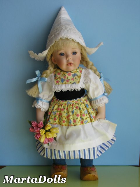 Сладкая парочка. Фарфоровые куклы от Донны Руберт в национальных народных голландских костюмах (фото 7)