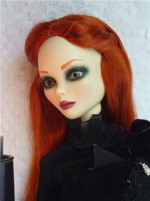 Прекрасная Евангелина Ужасная (Evangeline Ghastly) от Роберта Тоннера (Robert Tonner)