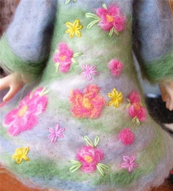 Предвестница лета. Самодельный наряд для куклы из авторской ткани