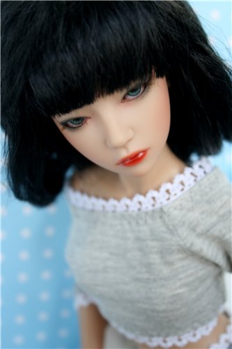 Гардероб для красавицы Леоны