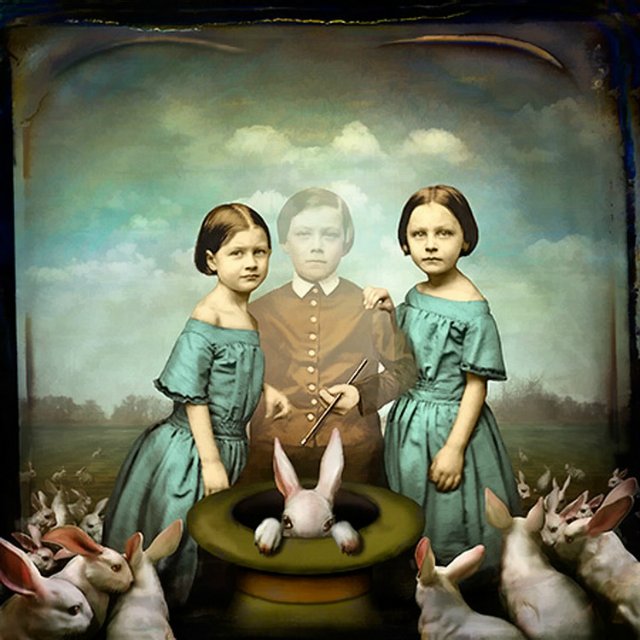 Глубока ли кроличья нора или Хэллоуин в Зазеркалье