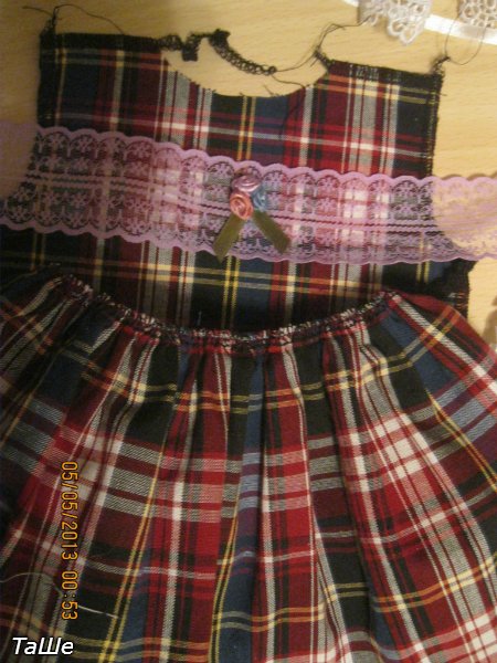 Милые клеточки — Одежда и обувь для кукол своими руками: фото