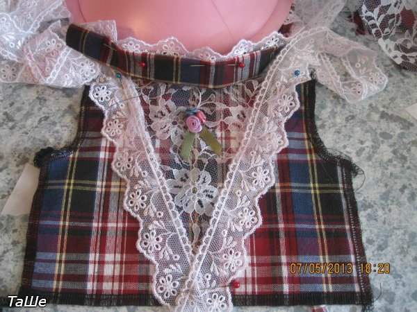 Милые клеточки — Одежда и обувь для кукол своими руками: фото