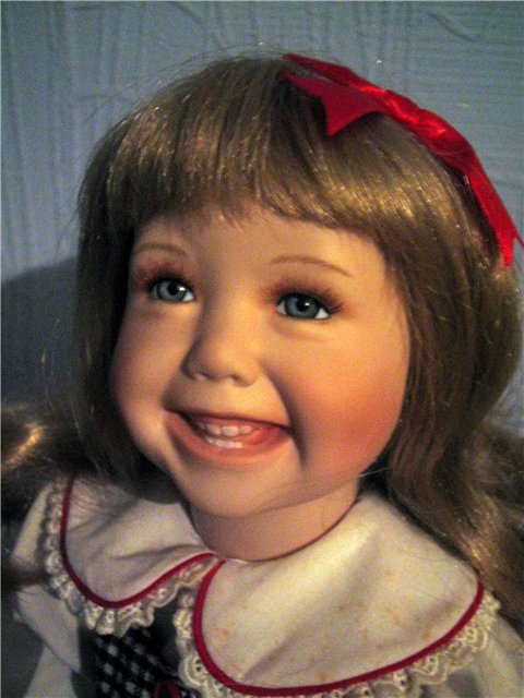 Чудо-улыбашка, фарфоровая кукла от Titus Tomescu