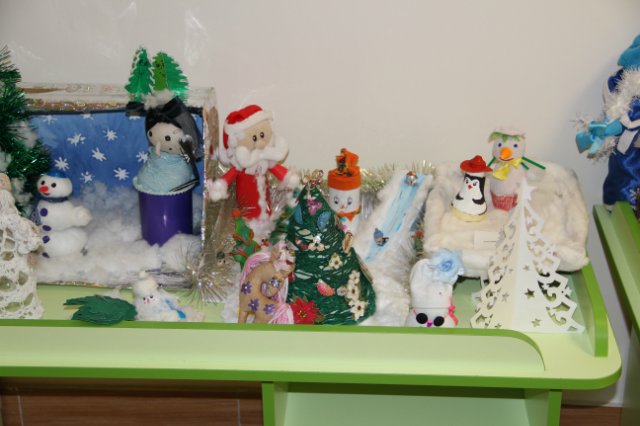 Необычные снеговики из обыденных вещей своими руками