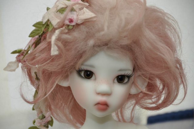 Лесная нимфа - белая Мики от Кайе Виггз очень хочет познакомиться