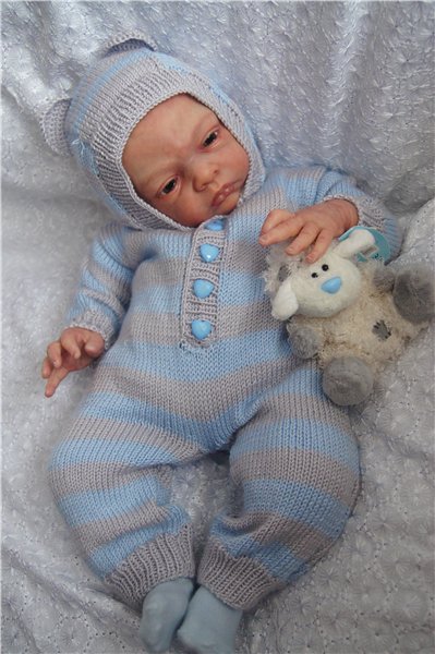 Полосатая тема. Костюмы для реборн