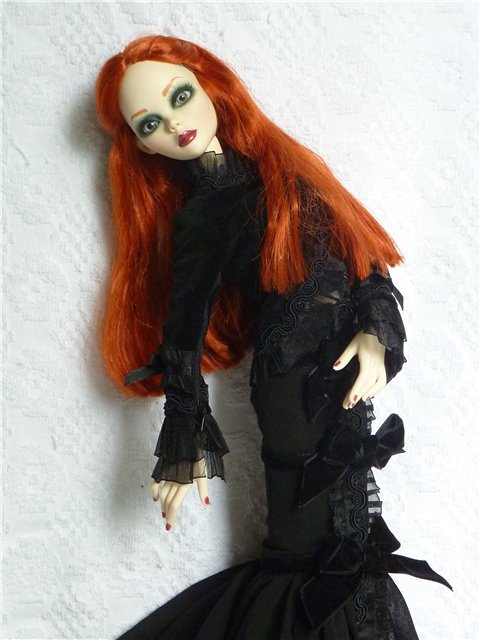 Прекрасная Евангелина Ужасная (Evangeline Ghastly) от Роберта Тоннера (Robert Tonner)