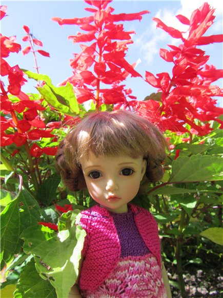 Новое вязаное платье нашего цветочка