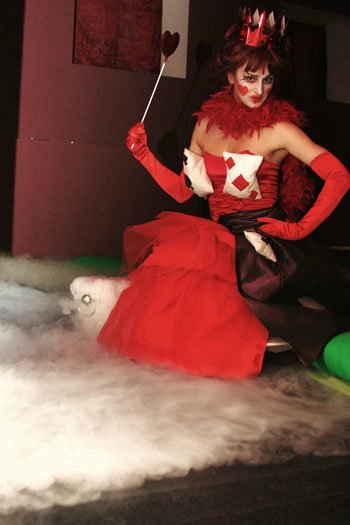 Глубока ли кроличья нора или Хэллоуин в Зазеркалье