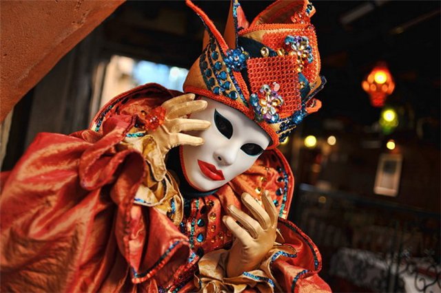 Такой притягательный образ Арлекина