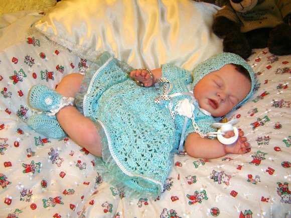 В ожидание весны.Кукольные наряды моих девочек