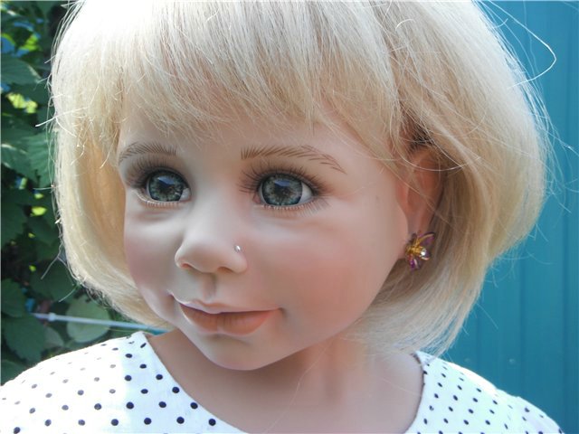 Куклы те, что радуют уже других