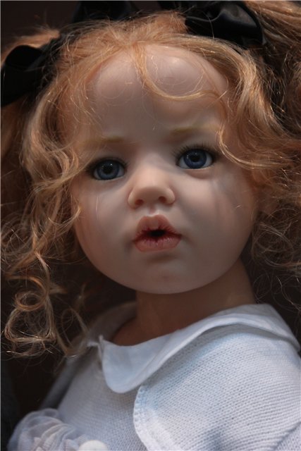 Hilderard Gunzel на выставке "Искусство куклы" в Гостином дворе